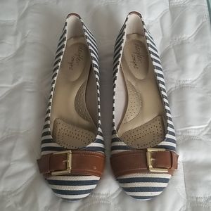 Size 10 Dexflex comfort shoes